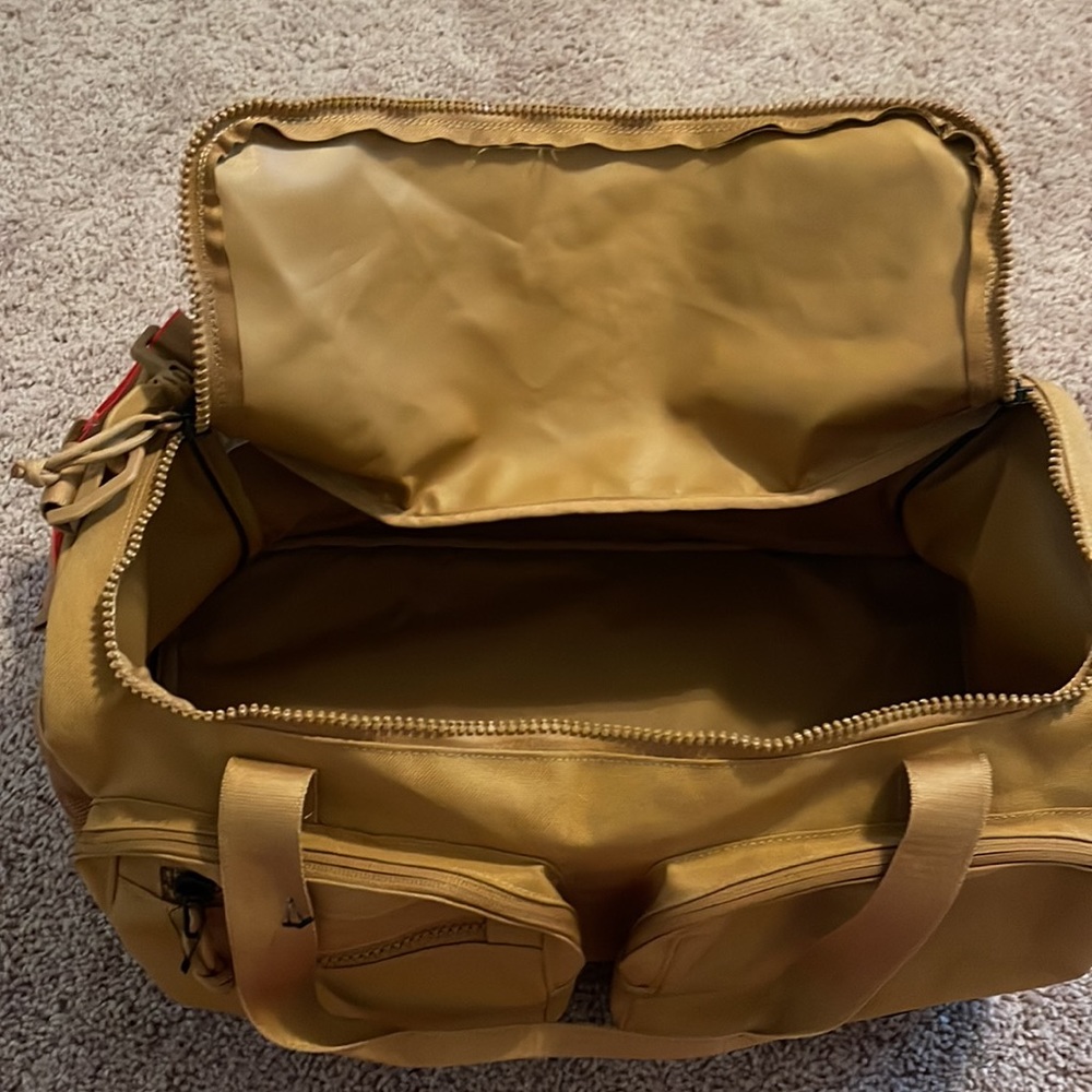 NIKE DUFFEL GYM/BAG